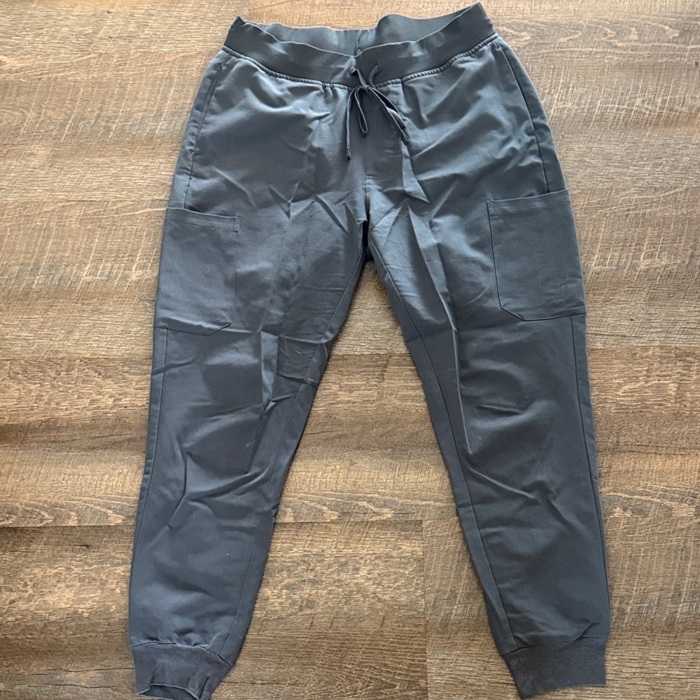 Mandala Women’s Gray Jogger Scrub Pants